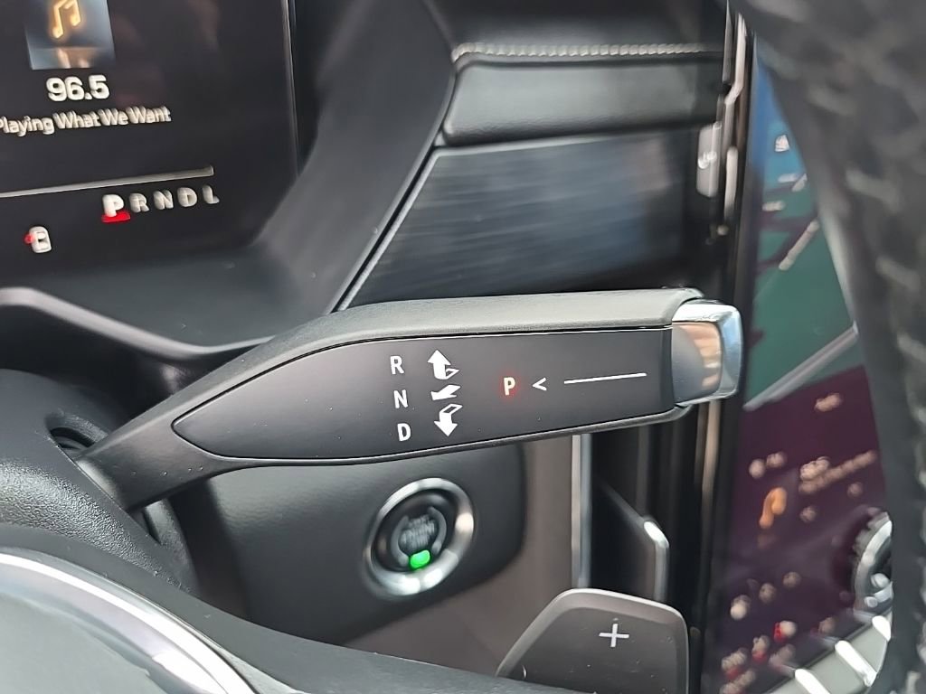 Used 2024 GMC Acadia Elevation image 16