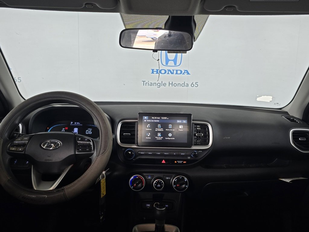 Used 2023 Hyundai Venue SE image 6