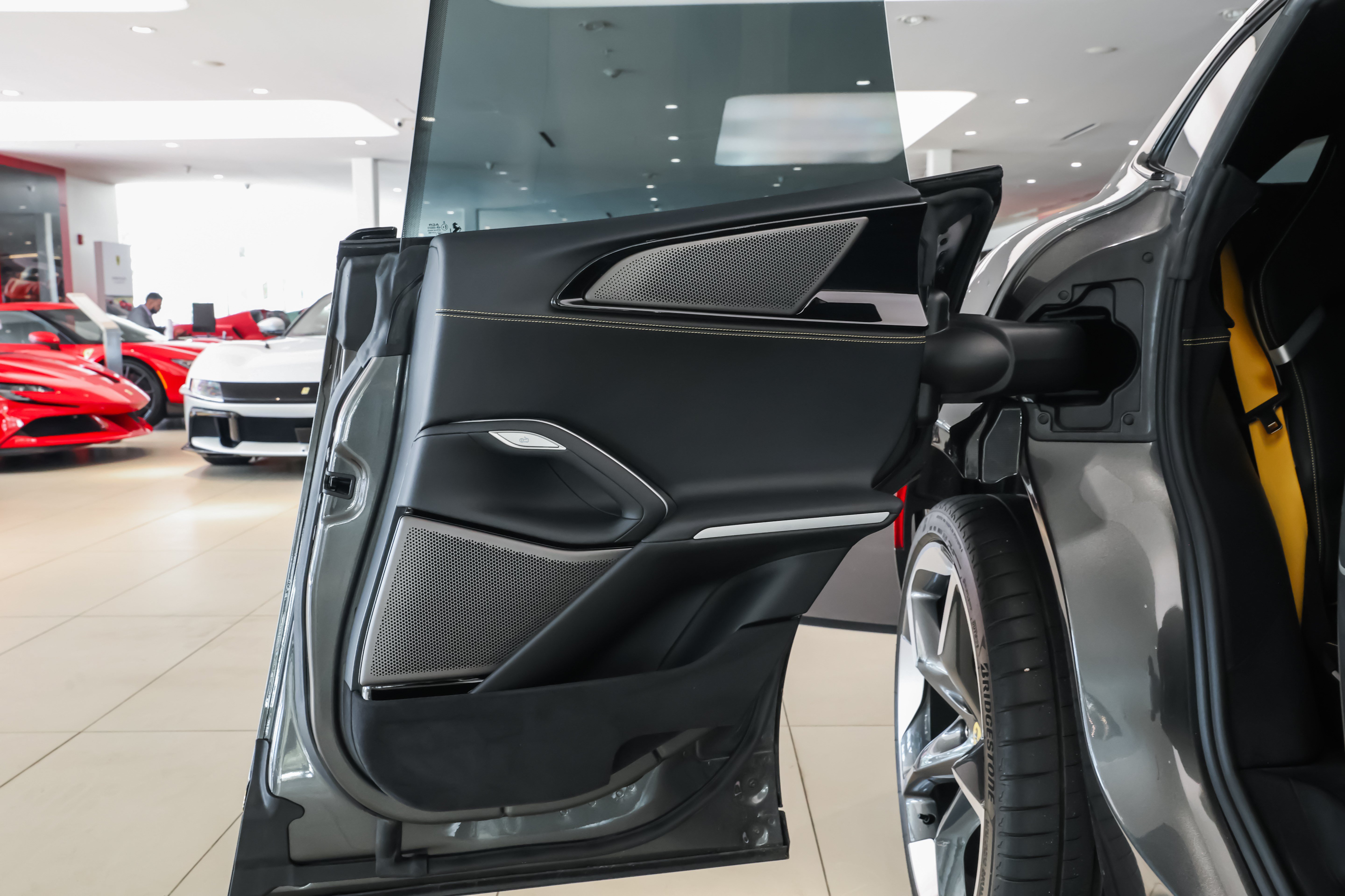 Used 2025 Ferrari Purosangue AWD/4WD image 40