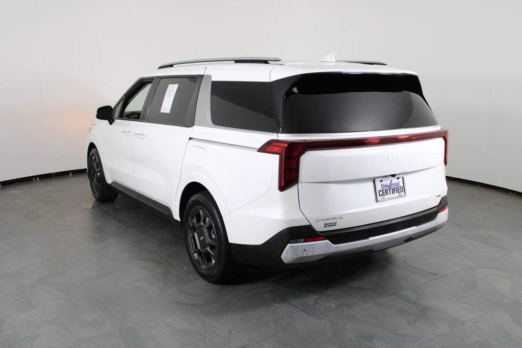 Used 2025 Kia Carnival EX FWD image 15