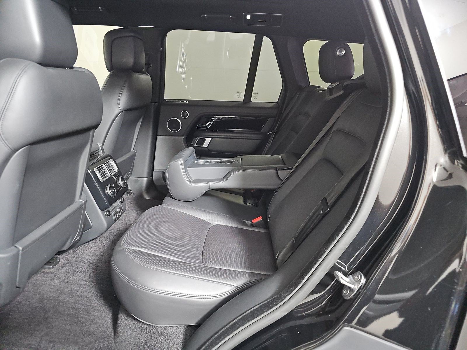 Used 2019 Land Rover Range Rover Supercharged AWD/4WD image 15