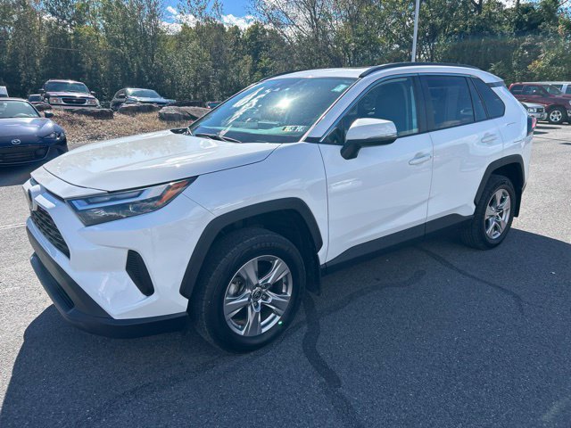 Used 2022 Toyota RAV4 XLE w/ Convenience Package AWD/4WD image 2