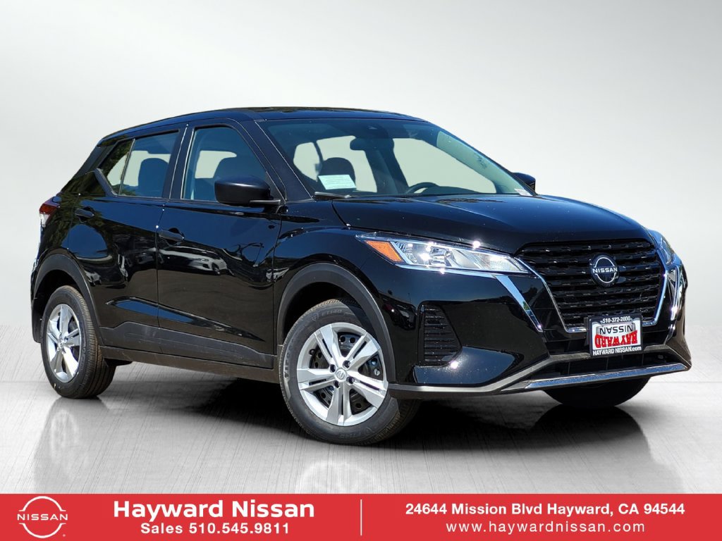 New 2025 Nissan Kicks Play S FWD image 1