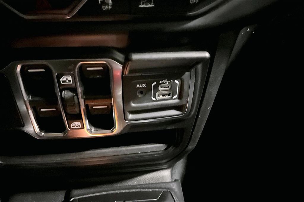 Used 2022 Jeep Gladiator Overland image 24