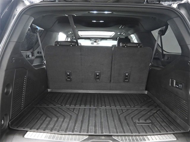 Used 2022 Chevrolet Suburban RST w/ Sport Performance Package image 38