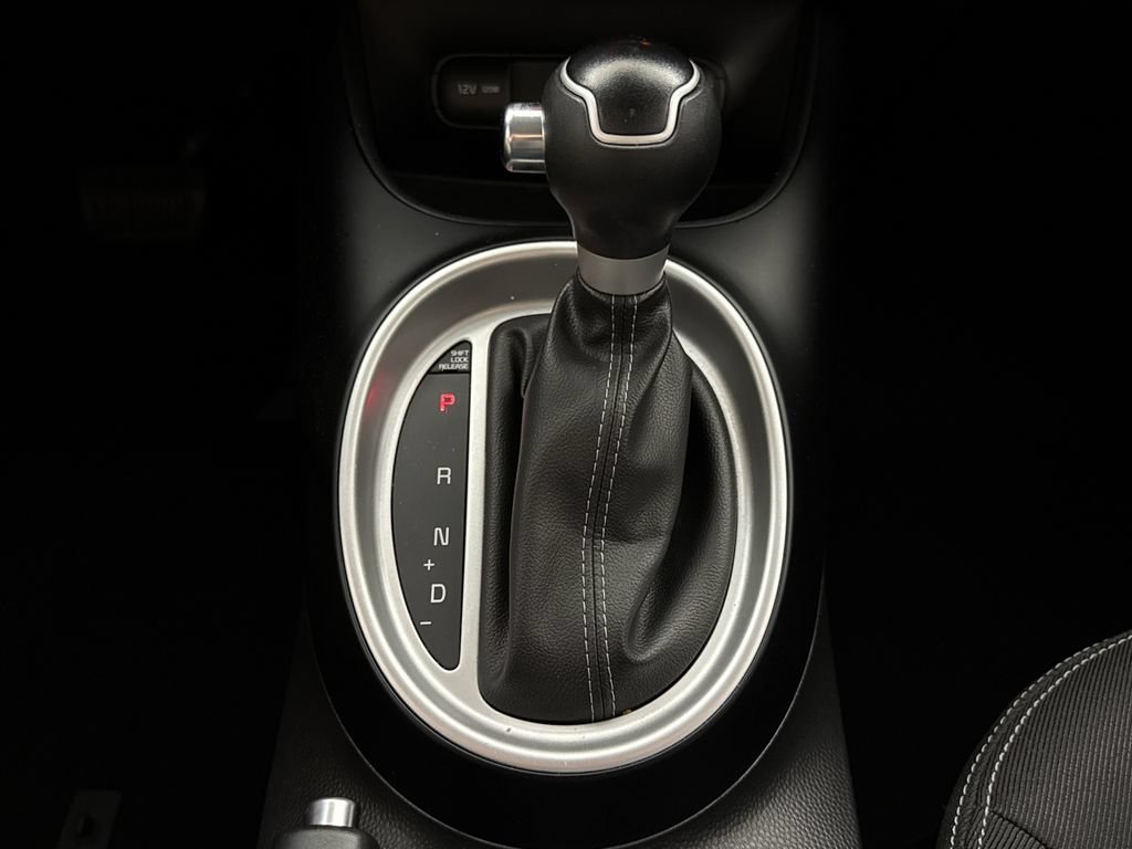 Used 2017 Kia Soul + FWD image 18