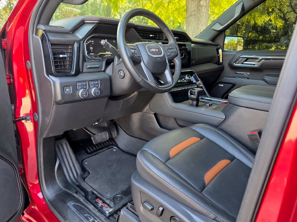 Used 2025 GMC Sierra 1500 AT4 w/ AT4 Premium Package AWD/4WD image 11