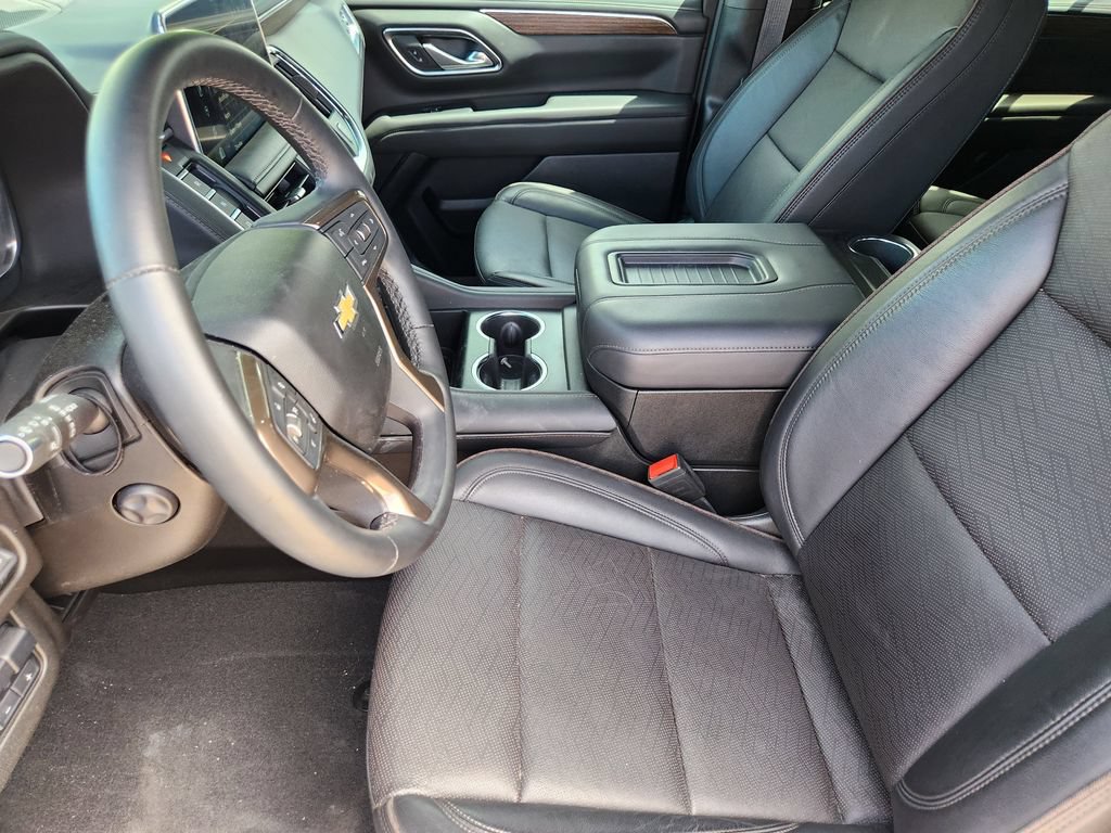 Used 2024 Chevrolet Tahoe High Country AWD/4WD image 11