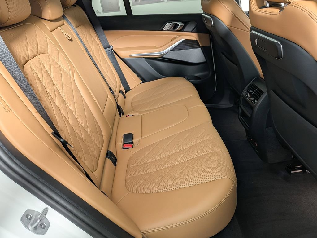 Used 2025 BMW X5 xDrive40i w/ Premium Package image 42