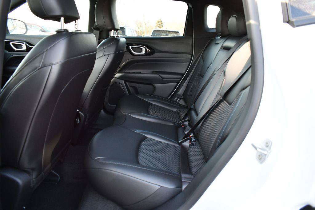 Certified 2026 Jeep Compass Latitude AWD/4WD image 10