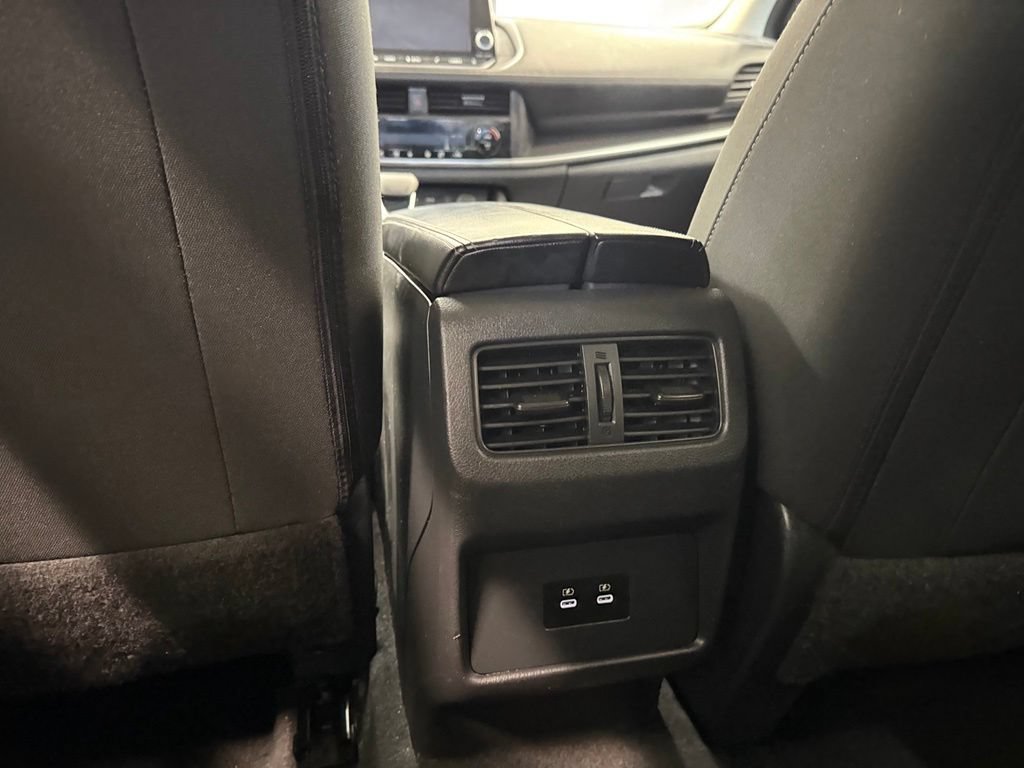 Used 2024 Nissan Rogue SV FWD image 24