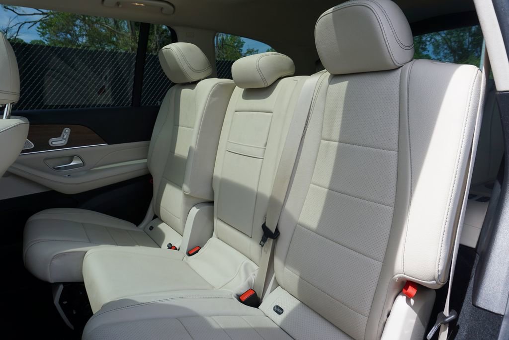 Used 2022 Mercedes-Benz GLS 450 4MATIC image 39