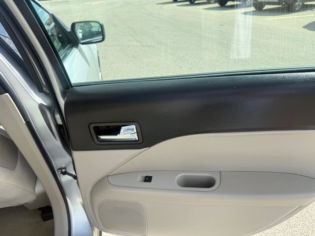 Used 2009 Ford Fusion S FWD image 14