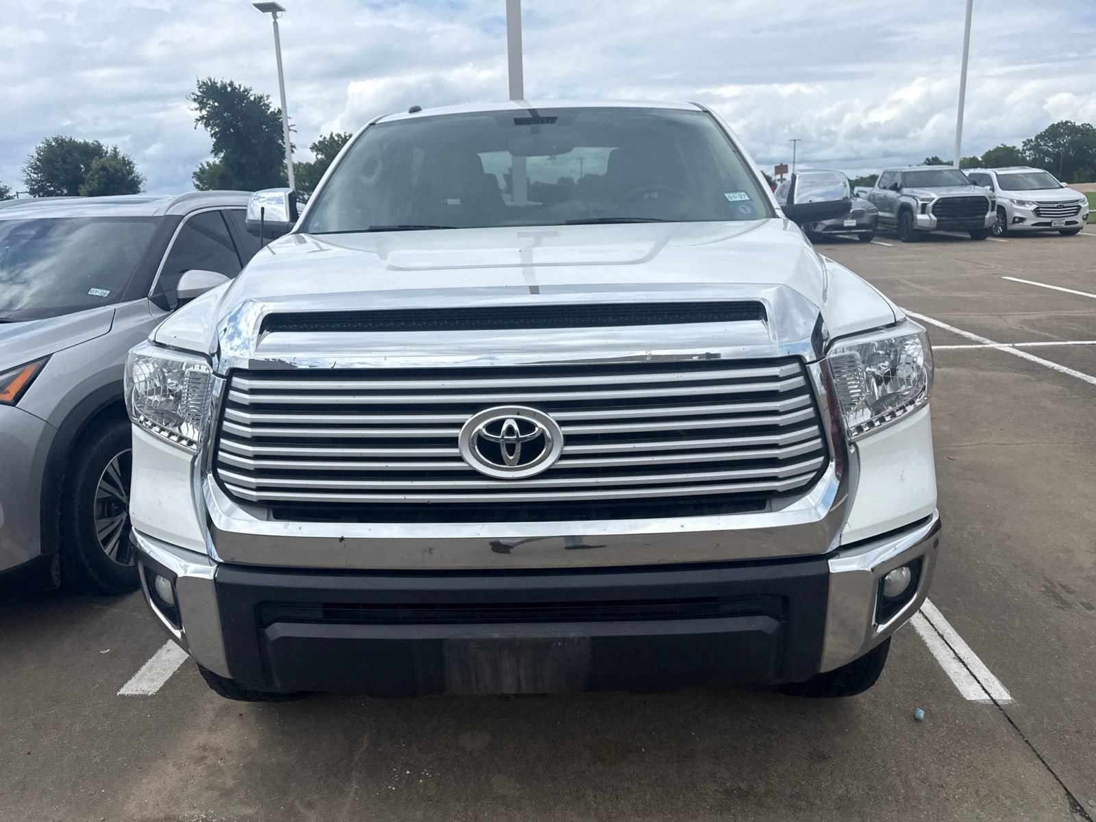 Used 2016 Toyota Tundra Limited w/ Limited Premium Package AWD/4WD image 2