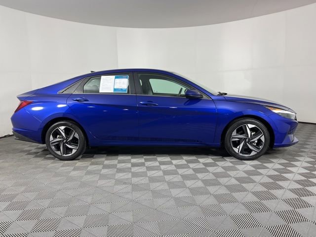 Used 2023 Hyundai Elantra SEL w/ Convenience Package image 12