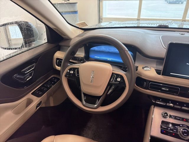Used 2023 Lincoln Aviator AWD w/ Premium Package image 28