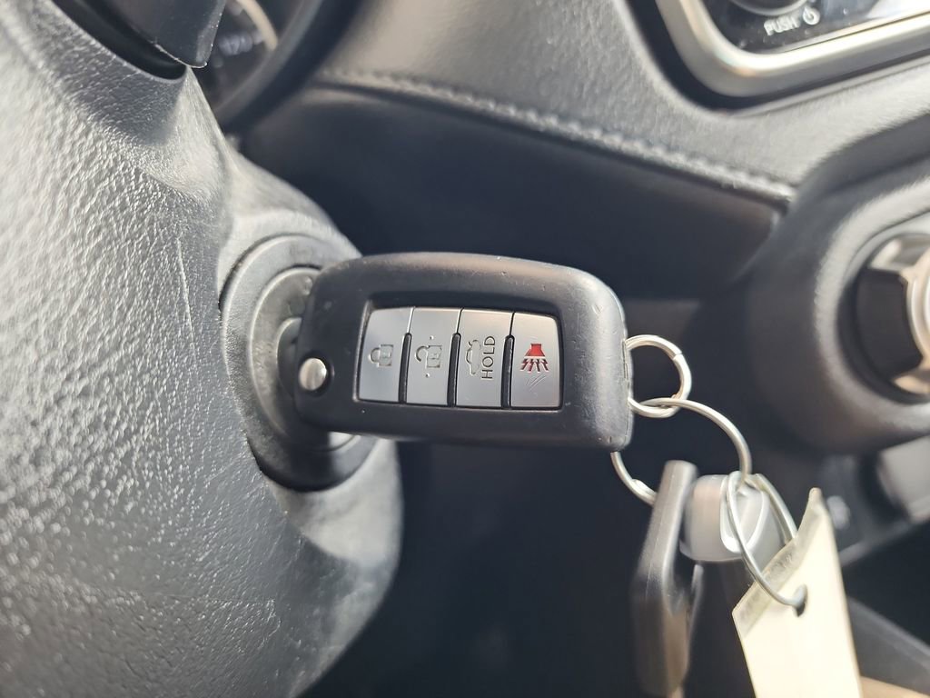 Used 2022 Nissan Versa S FWD image 27
