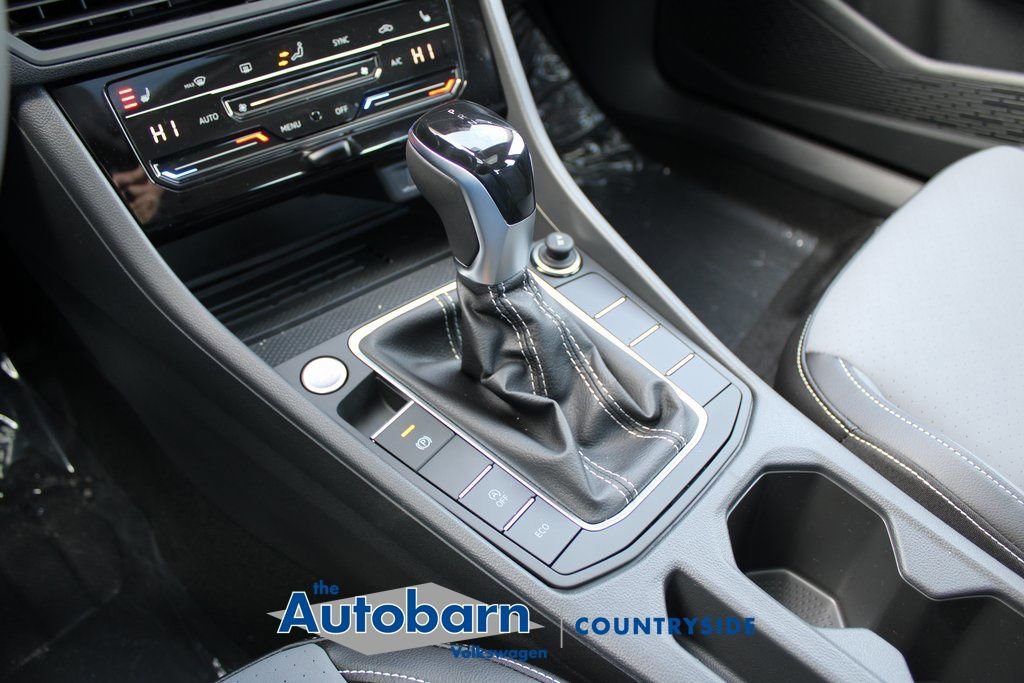 New 2026 Volkswagen Jetta SE FWD image 16