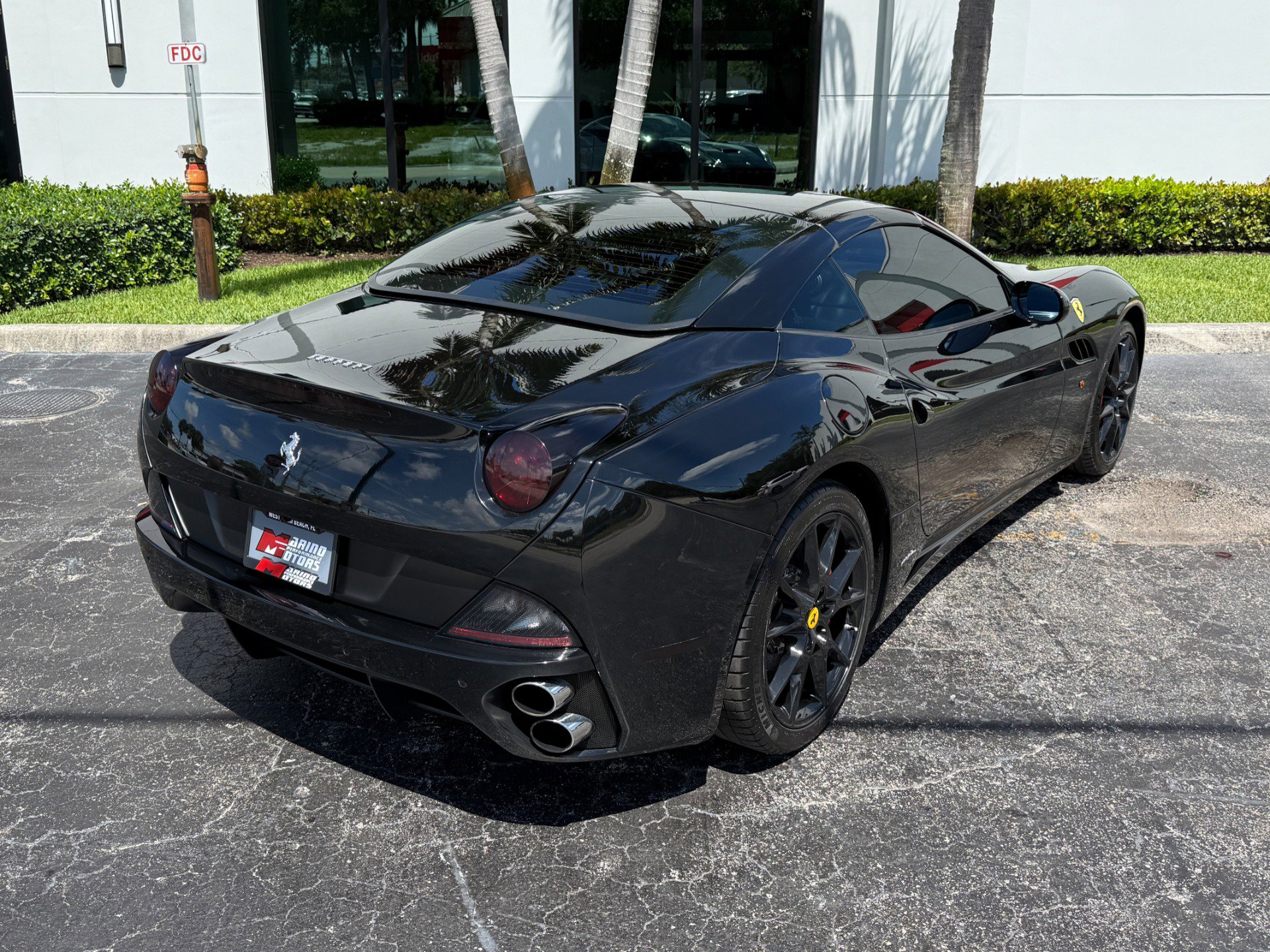 Used 2010 Ferrari California RWD image 25