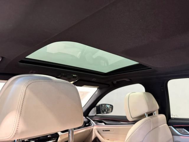 Used 2019 BMW M550i xDrive w/ Dynamic Handling Package image 26