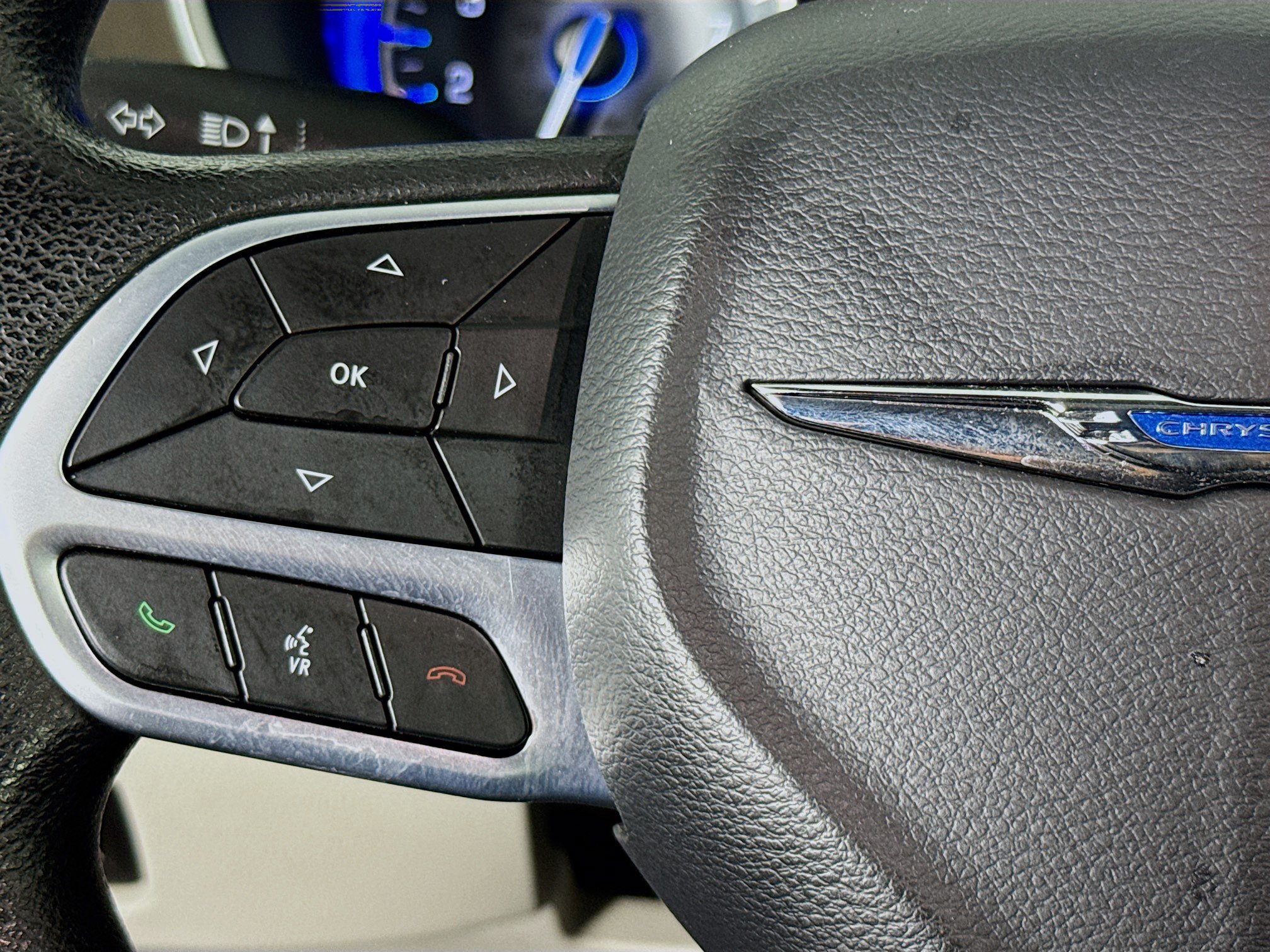 Used 2020 Chrysler Voyager LX FWD image 13