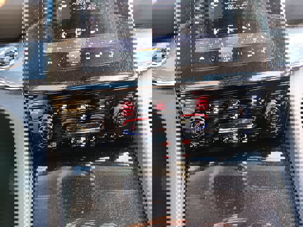 Used 2021 Jeep Grand Cherokee L Laredo w/ Luxury Tech Group I image 29