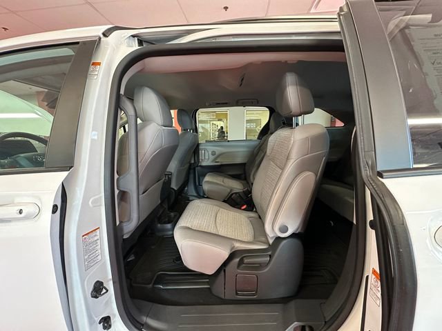 Certified 2023 Toyota Sienna LE AWD/4WD image 14