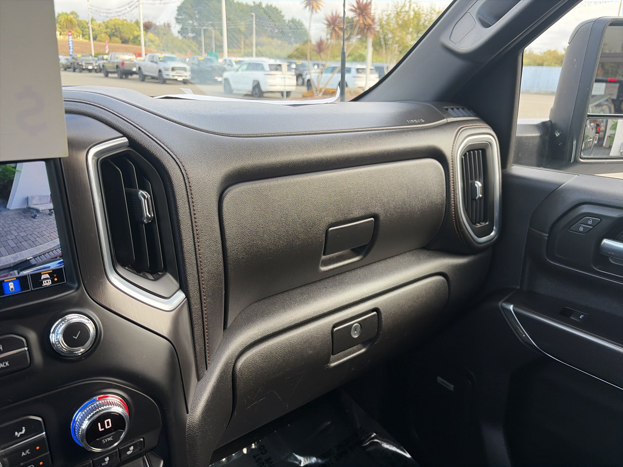 Used 2020 GMC Sierra 2500 AT4 w/ AT4 Premium Package AWD/4WD image 6