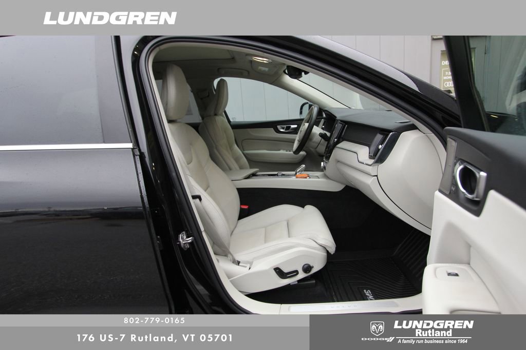 Used 2022 Volvo XC60 B6 Inscription w/ Advanced Package image 9