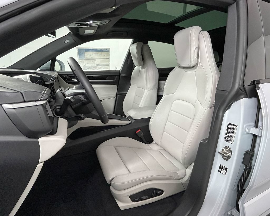 New 2026 Porsche Macan 4 Electric AWD/4WD image 5