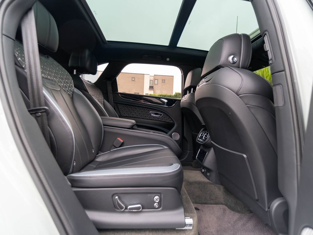 Used 2023 Bentley Bentayga Speed AWD/4WD image 25