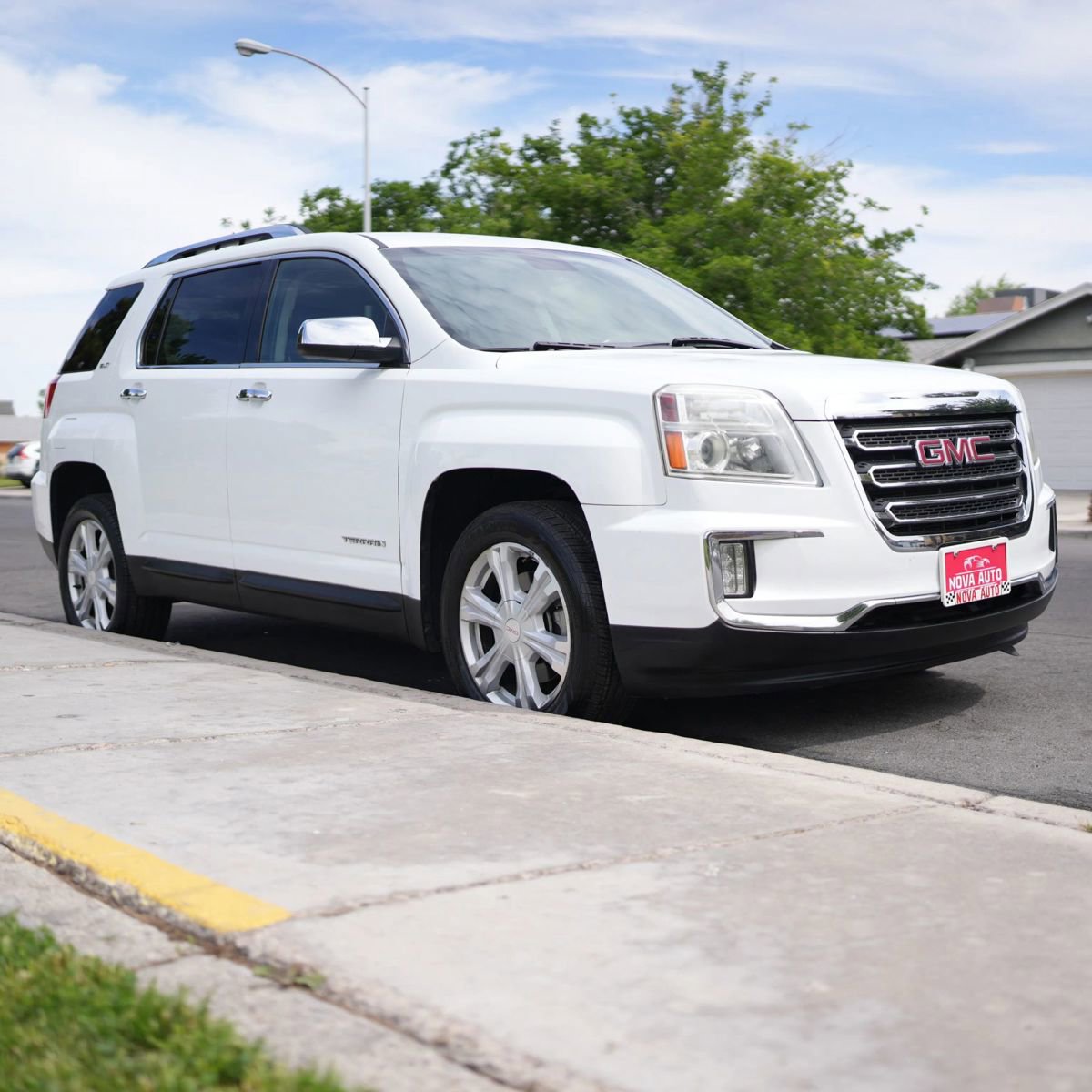 Used 2017 GMC Terrain SLT FWD image 17