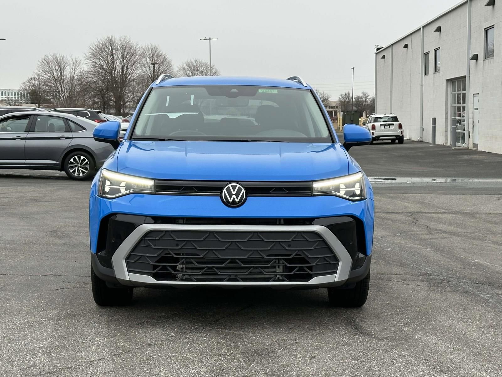 New 2026 Volkswagen Taos SE image 9
