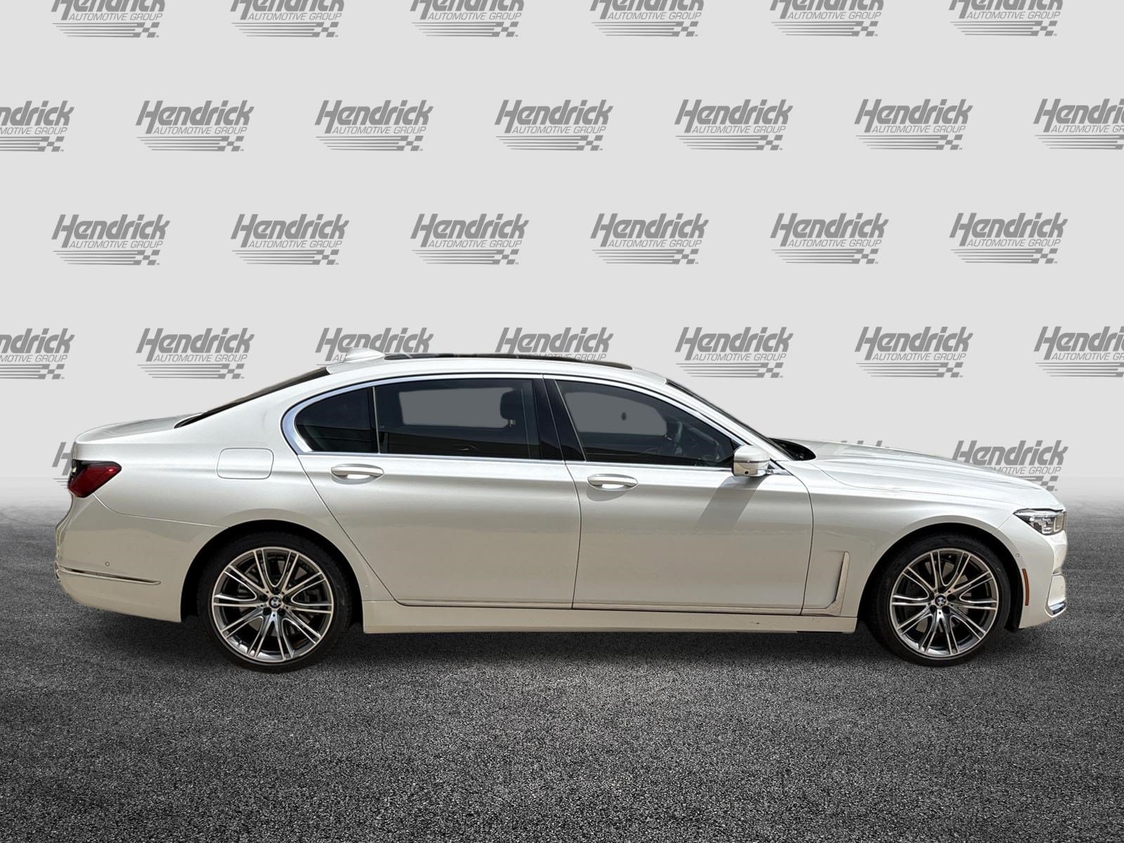 Used 2022 BMW 750i xDrive w/ Luxury Rear Seating Package AWD/4WD image 11