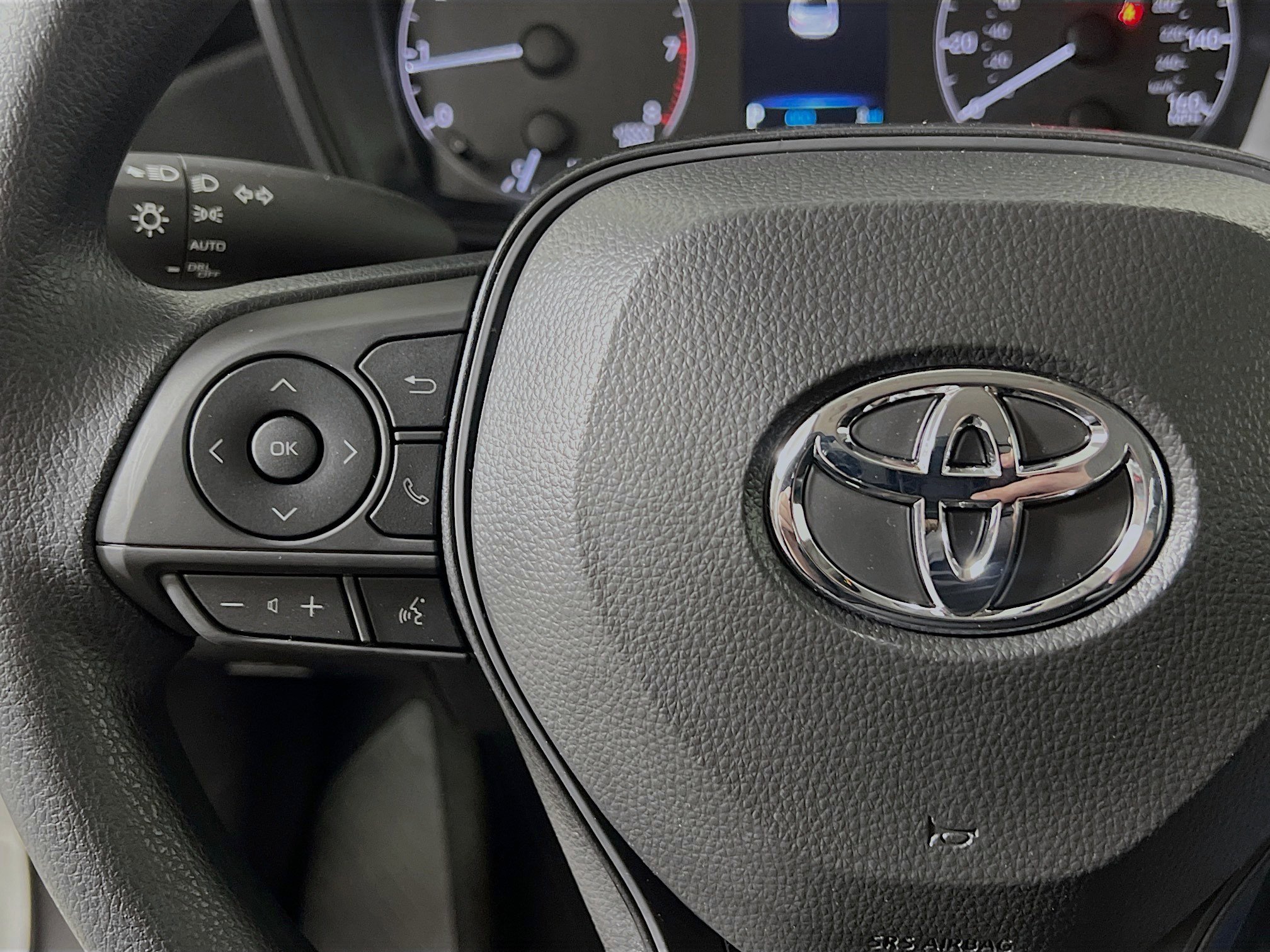 Used 2025 Toyota Corolla LE image 19