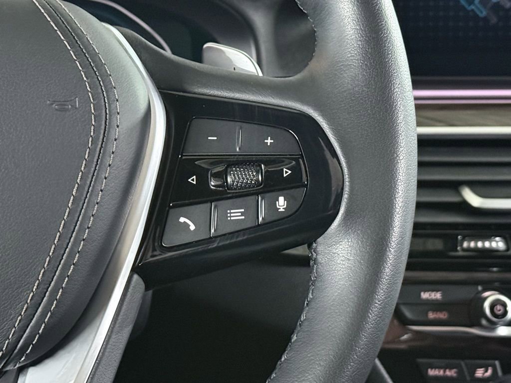 Used 2023 BMW 530e xDrive w/ Premium Package image 45