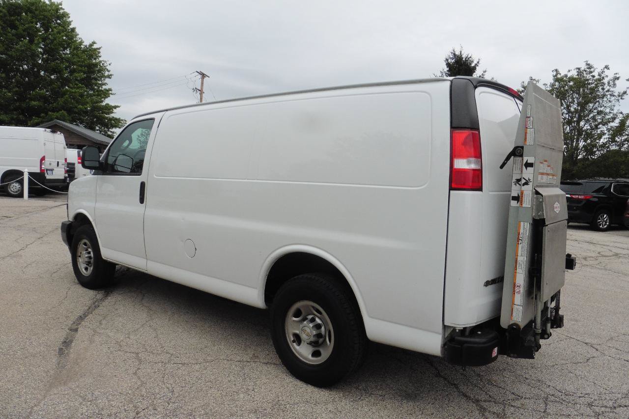 Used 2022 Chevrolet Express 3500 w/ Driver Convenience Package RWD image 2