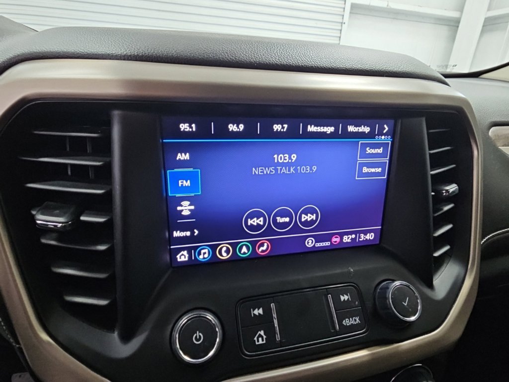 Used 2023 GMC Acadia Denali w/ Denali Ultimate Package AWD/4WD image 15