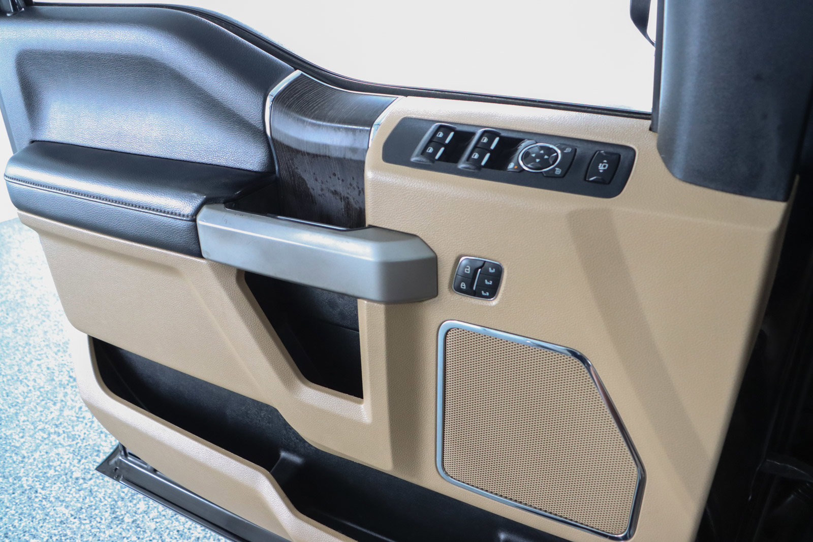 Used 2020 Ford F250 Lariat w/ Lariat Ultimate Package image 24