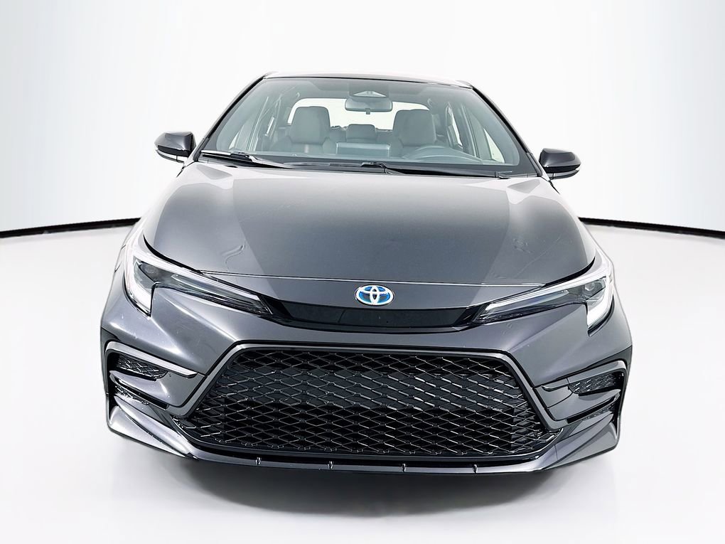 Used 2025 Toyota Corolla SE FWD image 2