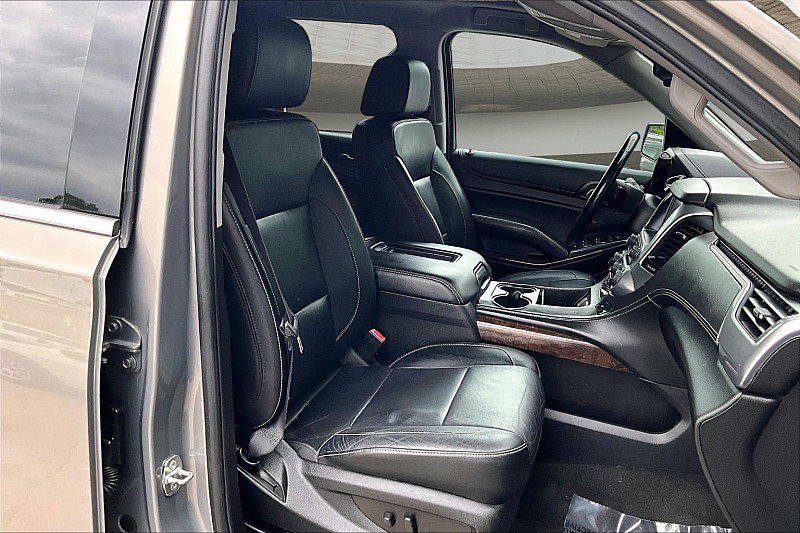 Used 2018 Chevrolet Suburban LT w/ Texas Edition Package RWD image 6