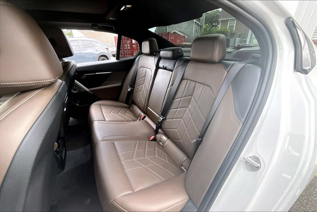 Certified 2026 BMW 550e xDrive AWD/4WD image 17