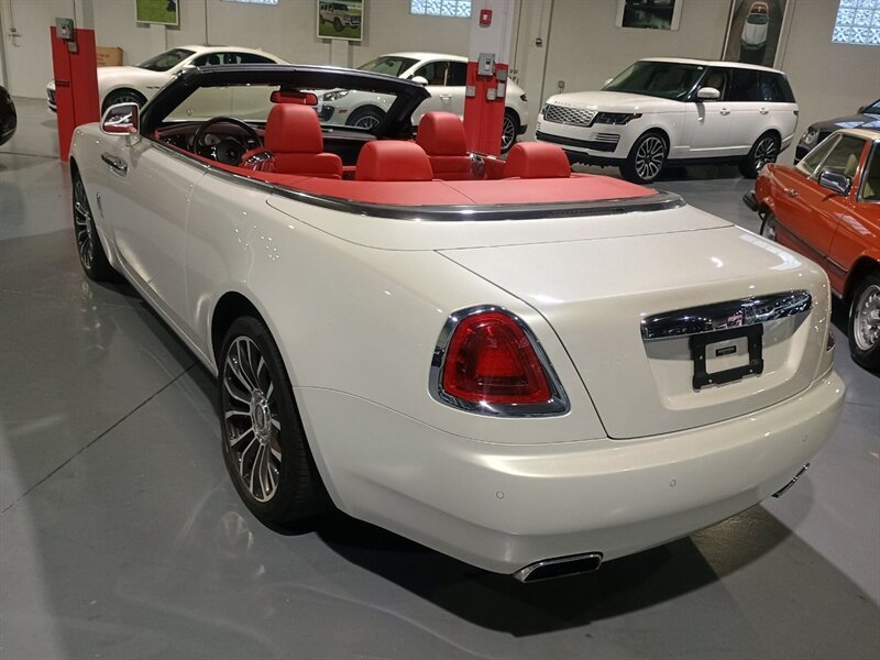 Used 2018 Rolls-Royce Dawn RWD image 22