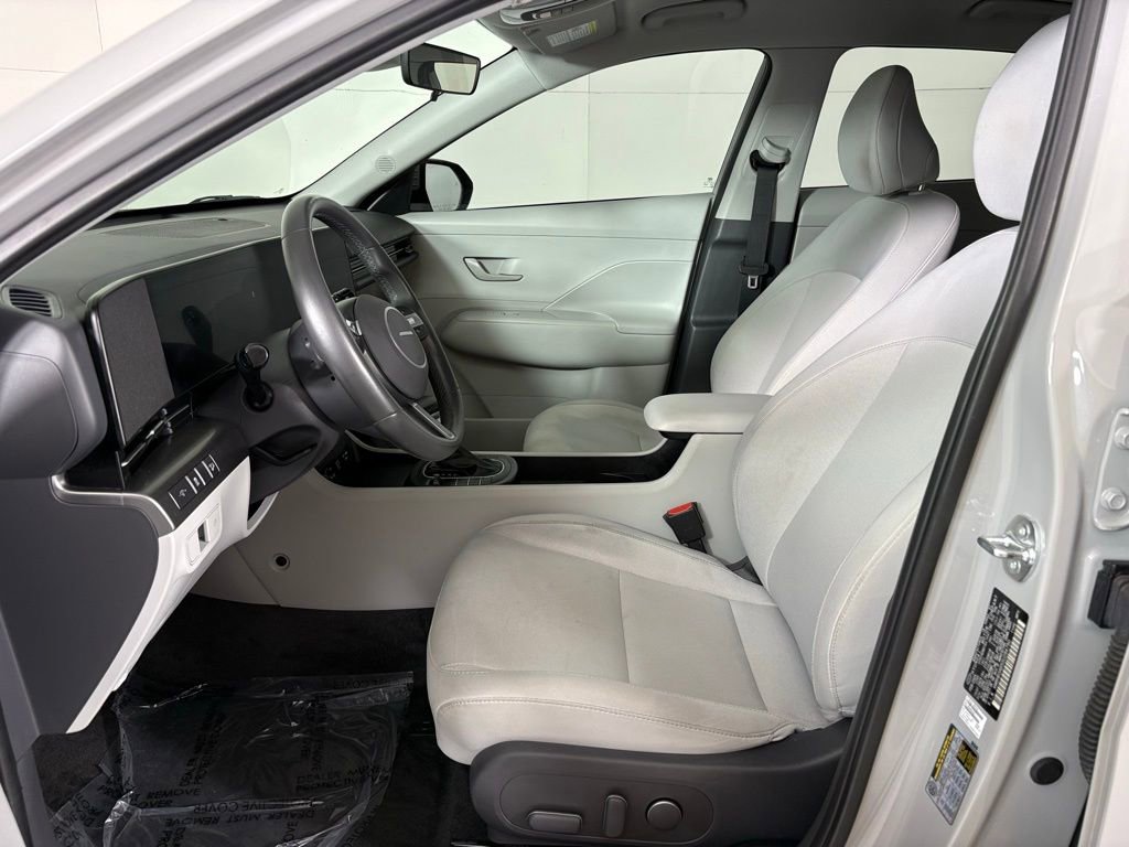 Used 2025 Hyundai Kona SEL image 16