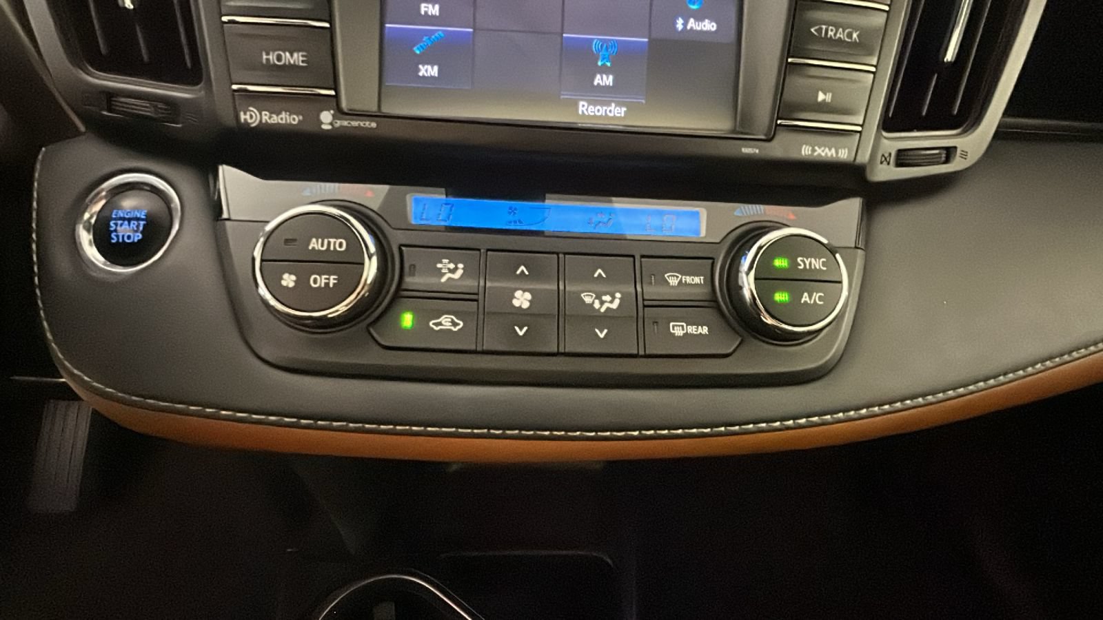 Used 2018 Toyota RAV4 SE w/ Power Extra Value Package AWD/4WD image 25