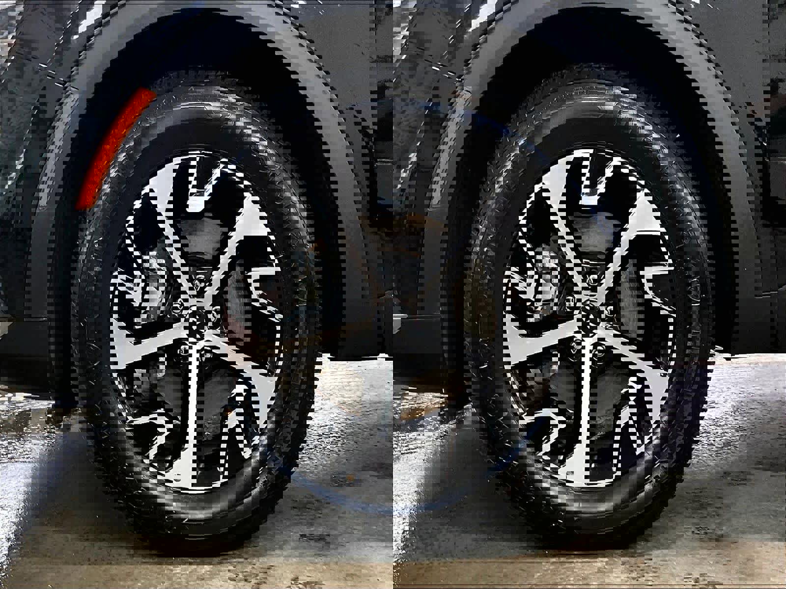 Used 2023 Kia Sportage EX w/ EX Premium Package image 7