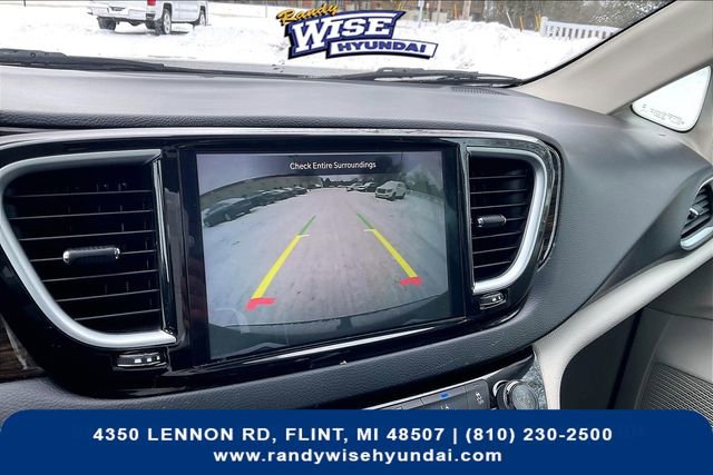 Used 2024 Chrysler Pacifica Limited image 21
