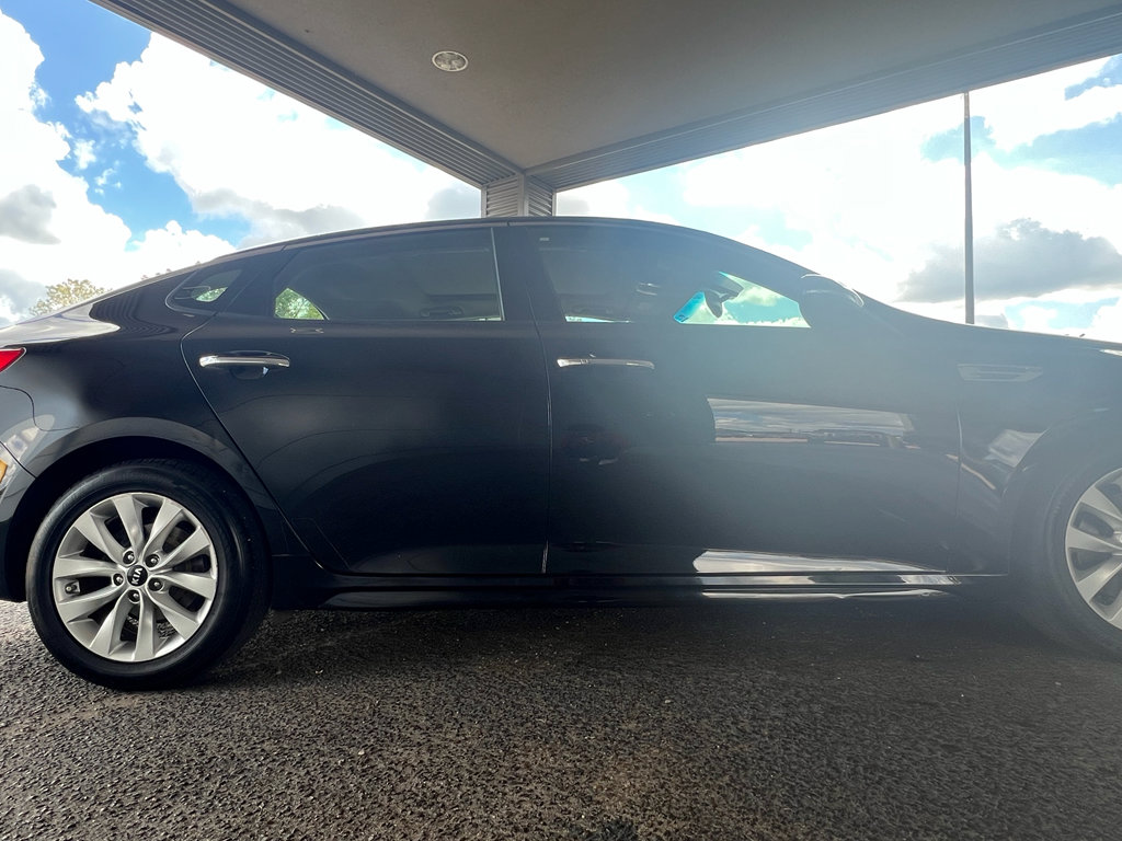 Used 2016 Kia Optima EX w/ Premium Package image 9