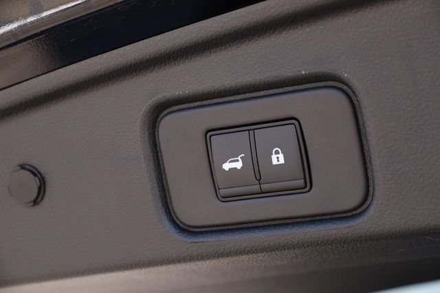Certified 2025 Nissan Pathfinder SV w/ SV Premium Package FWD image 8