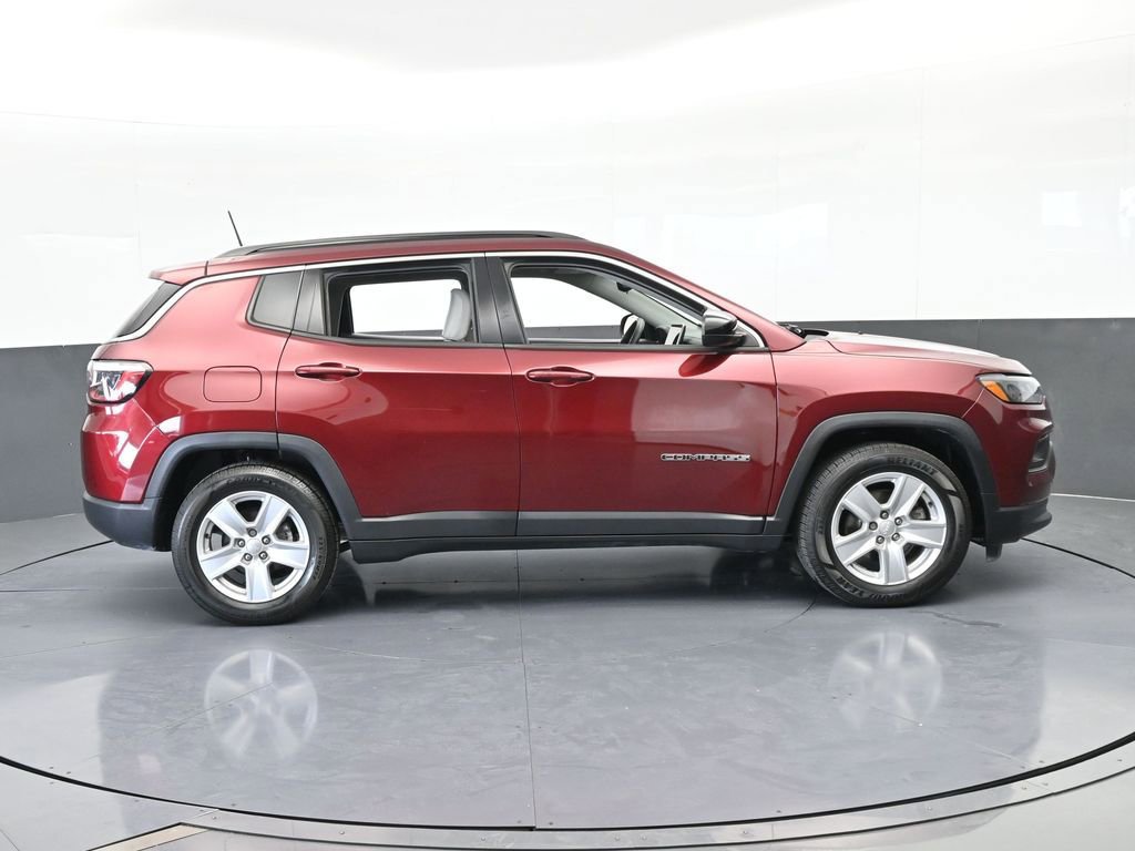 Used 2022 Jeep Compass Latitude w/ Sun and Sound Group image 7